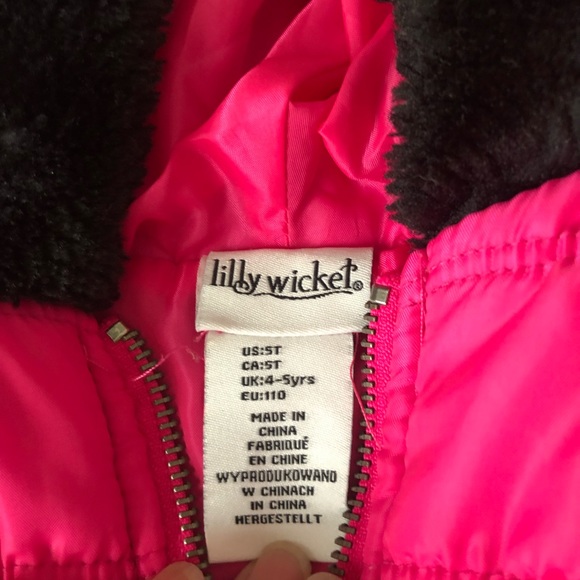 SOLD ! Lilly Wicket hot pink puffer vest. - Picture 5 of 5